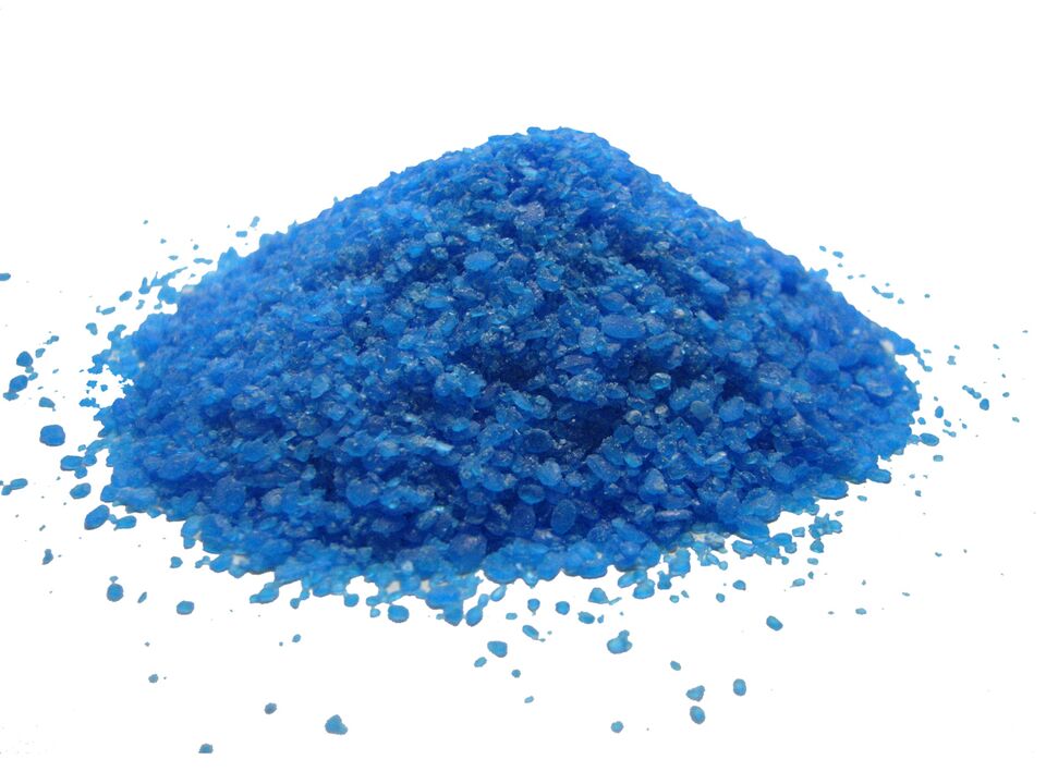 Copper sulphate for preparation of antimycotic solution and ointment